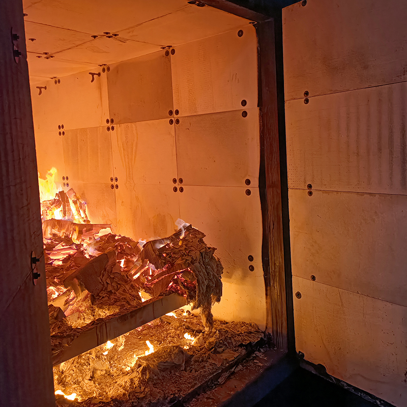 Horno de pirólisis y cabina de limpieza